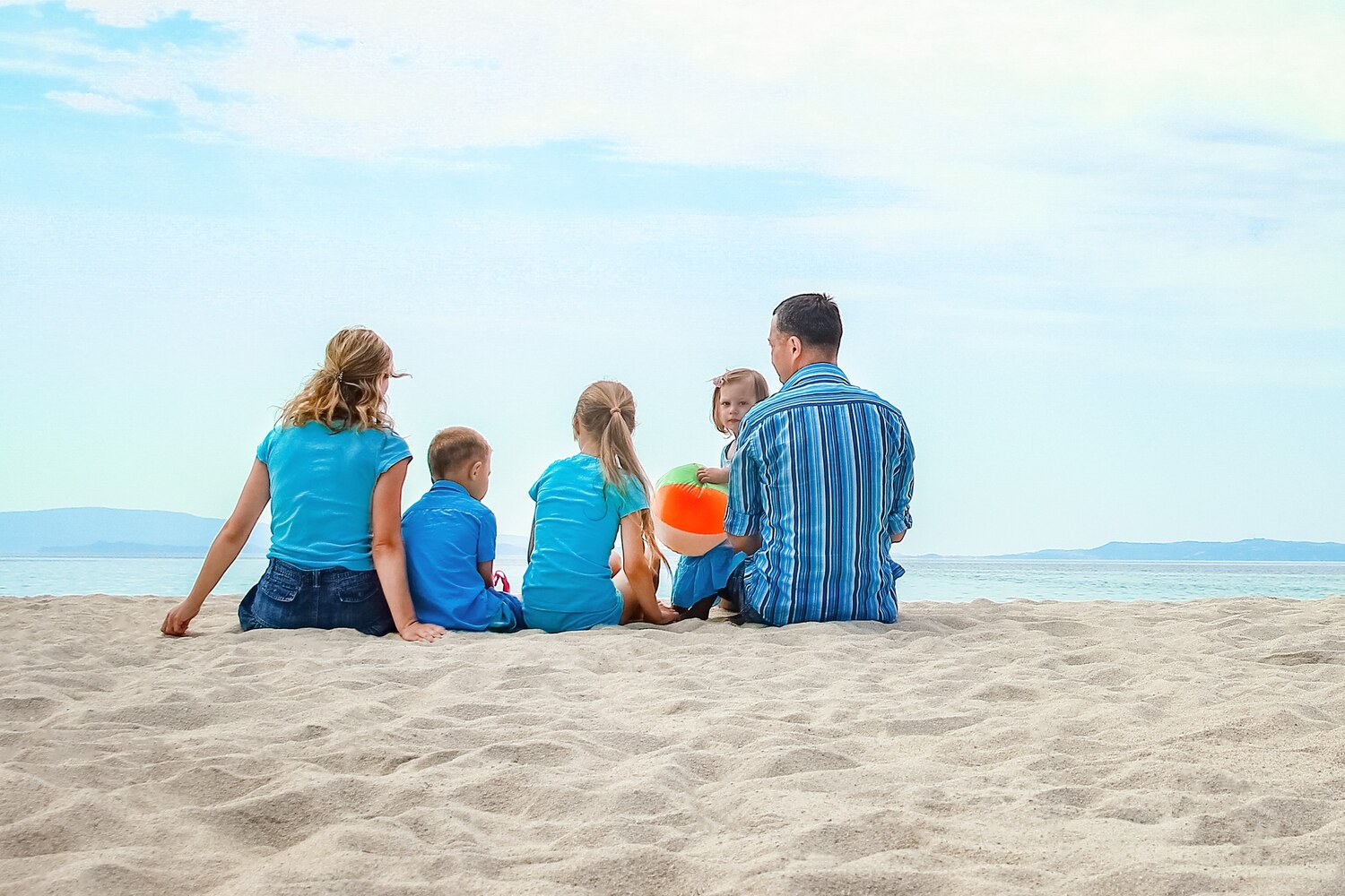 Happy family sea greece nature background 261642 680 Happy family sea greece nature background 261642 680