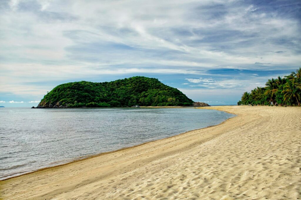 Whole tropical island view out sandy beach wild isle with palm trees 547296 236